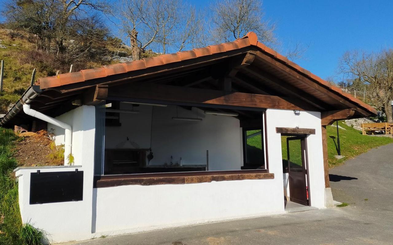 Villa Saskarate Asteasu Exterior foto
