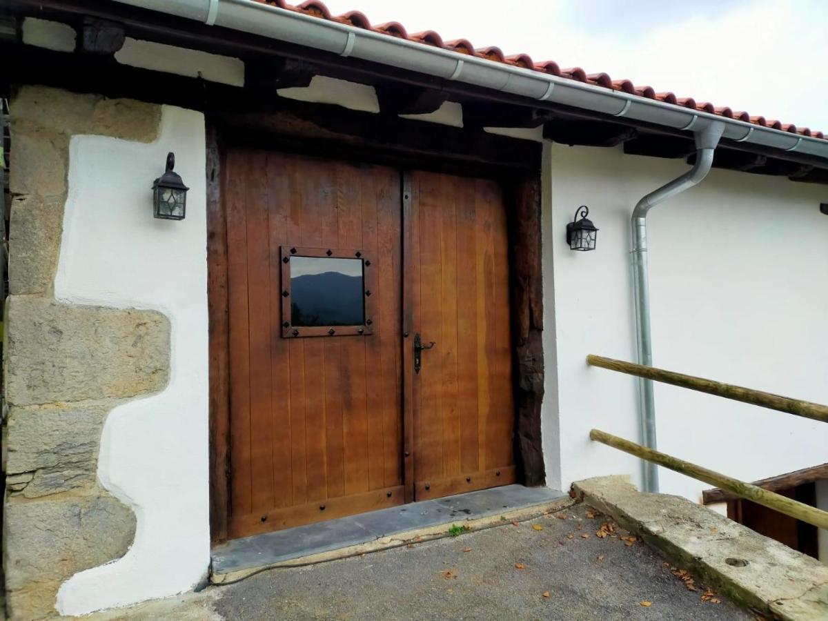 Villa Saskarate Asteasu Exterior foto
